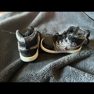 Like new size 4c girls air Jordan high retro GT